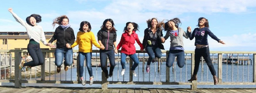 Jumping girls-Banner